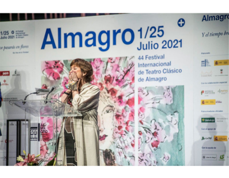 La actriz Julieta Serrano recibe con gran emoci�n el XXI Premio Corral de Comedias