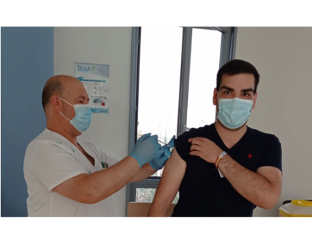 El Gobierno de Castilla-La Mancha asevera que contin�a vigente la eliminaci�n del uso de la mascarilla en la v�a p�blica y espacios al aire libre