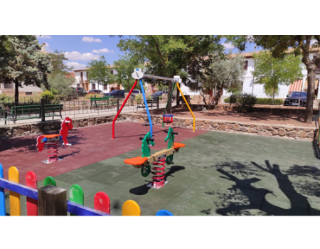 La remodelaci�n del parque infantil de la ronda de santo Domingo ha finalizado