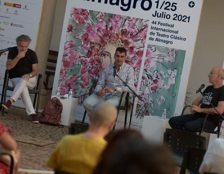 La compa��a de teatro de Braga presenta en Almagro una obra que aborda la disputa sobre el derecho a pescar en el R�o Mi�o