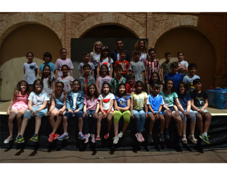 El colegio Miguel de Cervantes, finalista del I Certamen de Teatro y Movilidad