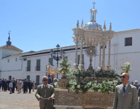 El calor vuelve a ser protagonista en la procesi�n de Corpus