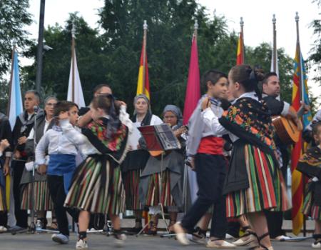 Los peque�os de Tierra Roja despiden el curso en el Festival Infantil