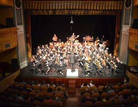 El Teatro Municipal se retrotrae a los a�os 80 y 90 de la mano de la Banda de M�sica y el programa radiof�nico Onda Musical