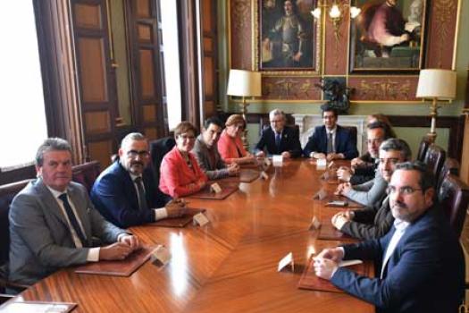 La Diputaci�n de Ciudad Real anticipar� al Ayuntamiento de Almagro los 222.000 euros adjudicados para las obras de los centros educativos con fondos europeos