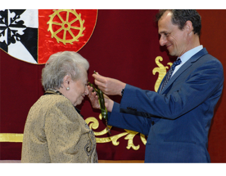 Dolores Cabezudo recibe la Medalla al M�rito en la Investigaci�n en un acto celebrado en Toledo 