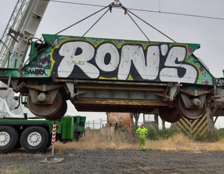 Adif retira los vagones de la v�a muerta de la estaci�n de trenes de Almagro 