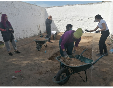 El equipo t�cnico de los trabajos de exhumaci�n organiza cada viernes una jornada informativa de puertas abiertas