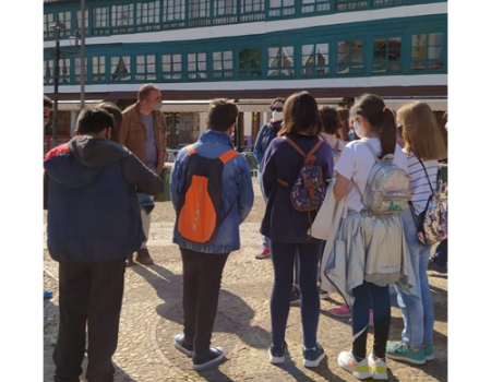 Los alumnos de 5� y 6� de Primaria del colegio Paseo Viejo de la Florida conocen la historia a trav�s de sus calles y edificios hist�ricos