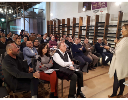 Expertos defienden proyectos de econom�a colaborativa que tengan en cuenta el territorio y la profesionalidad, en la jornada sobre Eno y Oleoturismo de 