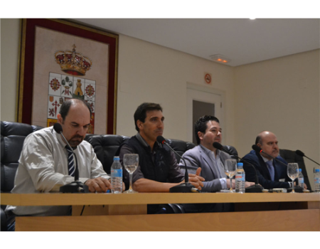 El Palacio de los Condes de Valdepara�so acoge la primera jornada para impulsar la creaci�n de un geoparque en la provincia  