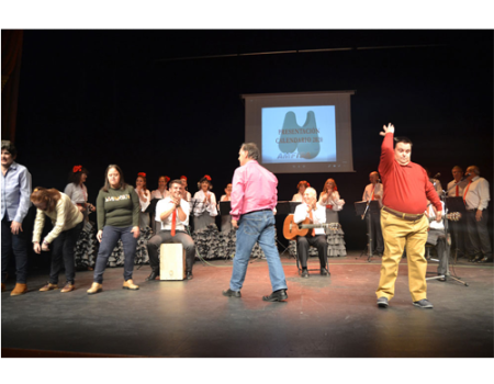 Amfisa presenta su calendario en una gala cargada de copla, fandanguillo, sevillanas…