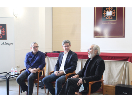 El Ateneo celebra su XXII aniversario con un coloquio con Francisco Ortu�o