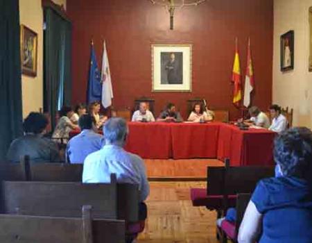 El Consejo Escolar Municipal acuerda como d�as festivos el 14 de octubre y el 26 de febrero