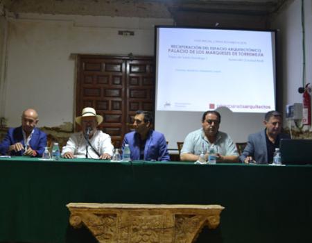 Mauricio Fern�ndez Garza presenta a los medios de comunicaci�n el proyecto de restauraci�n del Palacio de los marqueses de Torremej�a
