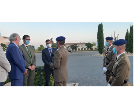 El alcalde se re�ne con el reci�n nombrado teniente coronel de la Base de Helic�pteros de Almagro, Santiago Rubio