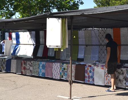 El Ayuntamiento de Almagro reestructura el mercadillo para poder dar cabida a todos los puestos 