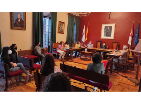 El Consejo Escolar Municipal adopta el 7 de diciembre y 30 de mayo como d�as no lectivos por los dos festivos de Almagro