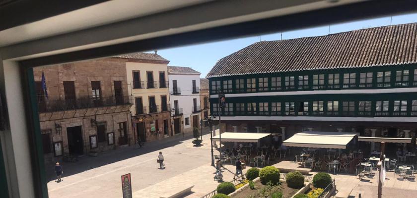 VISITA DEL CLUB DE LECTURA A LA CUEVA DE LA PLAZA MAYOR