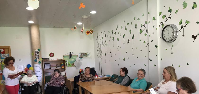 LECTURA CON LOS MAYORES