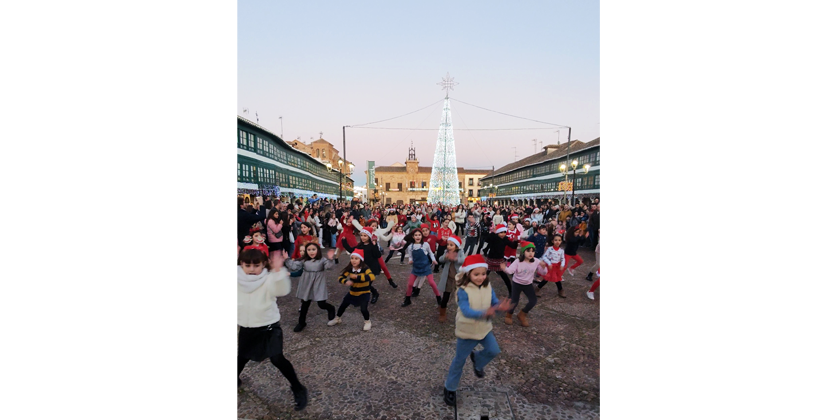 Zambomb�, baile y papanoelada solidaria en el primer fin de semana navide�o