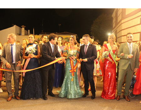 El pregonero Jes�s Barraj�n realiz� un paseo por la Feria de su ni�ez, ‘una feria multicolor’ que transformaba la ciudad