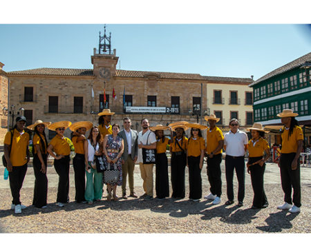 La ministra plenipontenciara de la embajada de Colombia visita Almagro