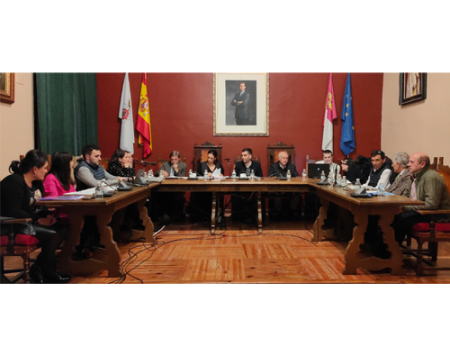 El Pleno aprueba una nueva ordenanza  del Registro de Parejas de  Hecho 