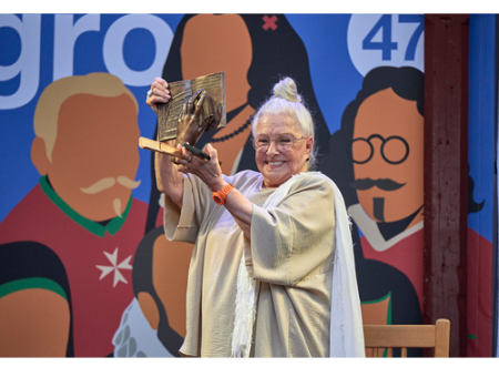 La actriz Lola Herrera recibi� el premio Lorenzo Luzuriaga en reconocimiento a toda su trayectoria