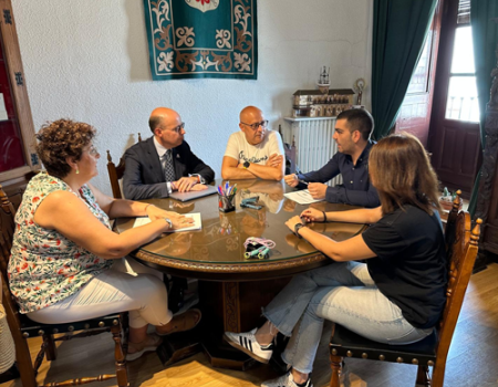 El Ayuntamiento refuerza lazos de colaboraci�n con la Universidad de Castilla-La Mancha y se afianza su presencia en Almagro