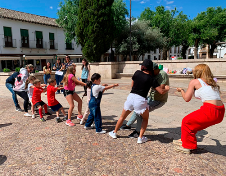 La Plaza Mayor acogi� la I Jornada de Actividades por el D�a Internacional de la Familia 