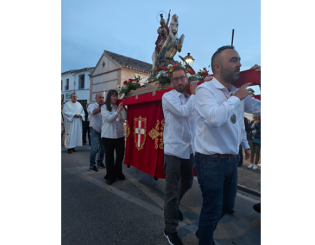 El tradicional y vistoso pasacalles de San Jorge volvi� a recorrer la ciudad