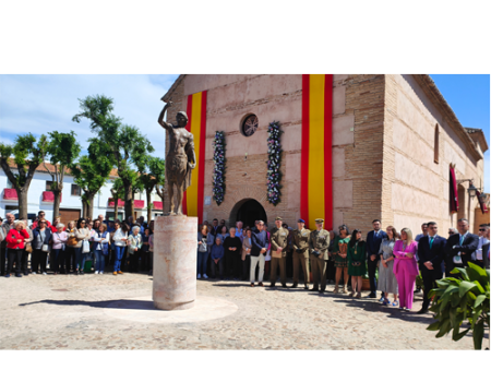 La escultura en bronce de San Juan Bautista es ya memoria patrimonial del 400 aniversario de la construcci�n de su ermita