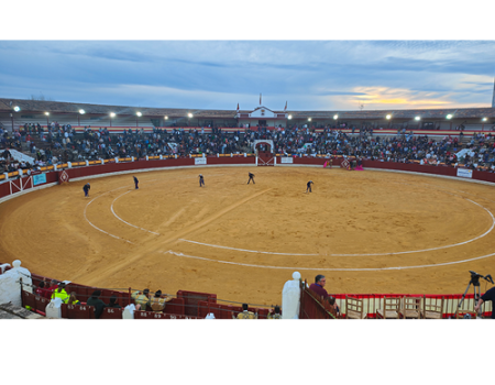 Novillos y coletas brindaron una preciosa tarde de toros en Almagro