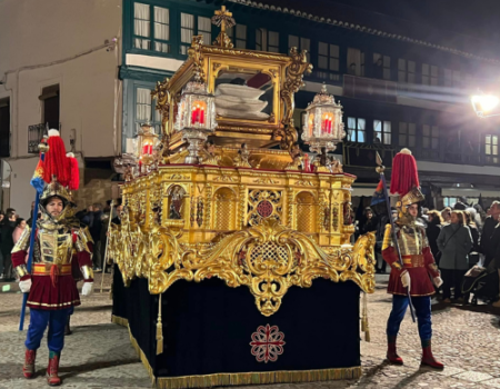La lluvia dio tregua a la Magna Procesi�n en la noche del Viernes Santo