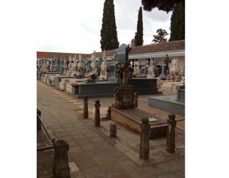 El Ayuntamiento contin�a con los trabajos de renovaci�n del cementerio municipal 