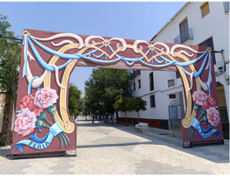 Una portada art�stica da la bienvenida a la Feria de Almagro