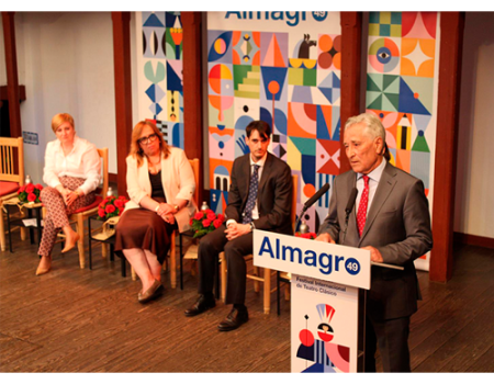El alcalde de Almagro invita a “jugar y disfrutar de la vida con alegr�a” en el 49� Festival de Teatro Cl�sico