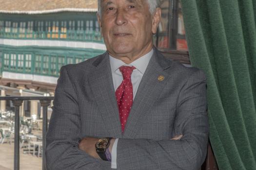 El alcalde invita a Pedro Almod�var a rodar en Almagro tras su deseo de regresar a la localidad