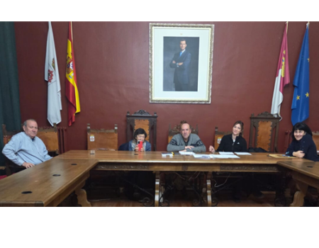 El concejal de Bienestar Animal se re�ne con Amigos de los Gatos para  avanzar en la regulaci�n de las colonias felinas