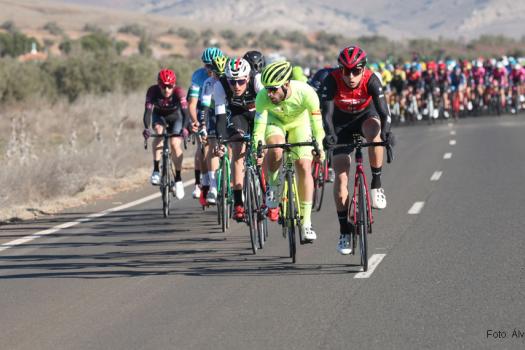 Grupo perseguidor en la segunda etapa de la edici�n 2022