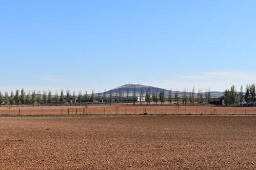 Km 2: vista del volc�n del Cerro de la Yezosa