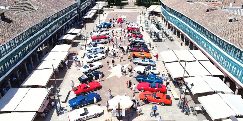 Almagro recibe la II Concentración de Chevrolet Corvette C3