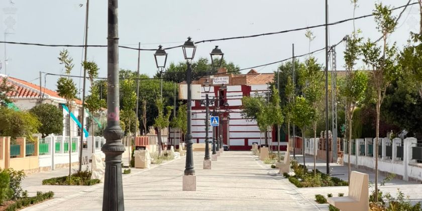 El nuevo paseo de la Plaza de Toros ya está abierto al público