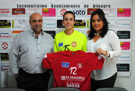 Alejandra se queda definitivamente en el Almagro FSF