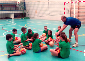 El II Campus de Voleibol arranca con más de 30 alumnos