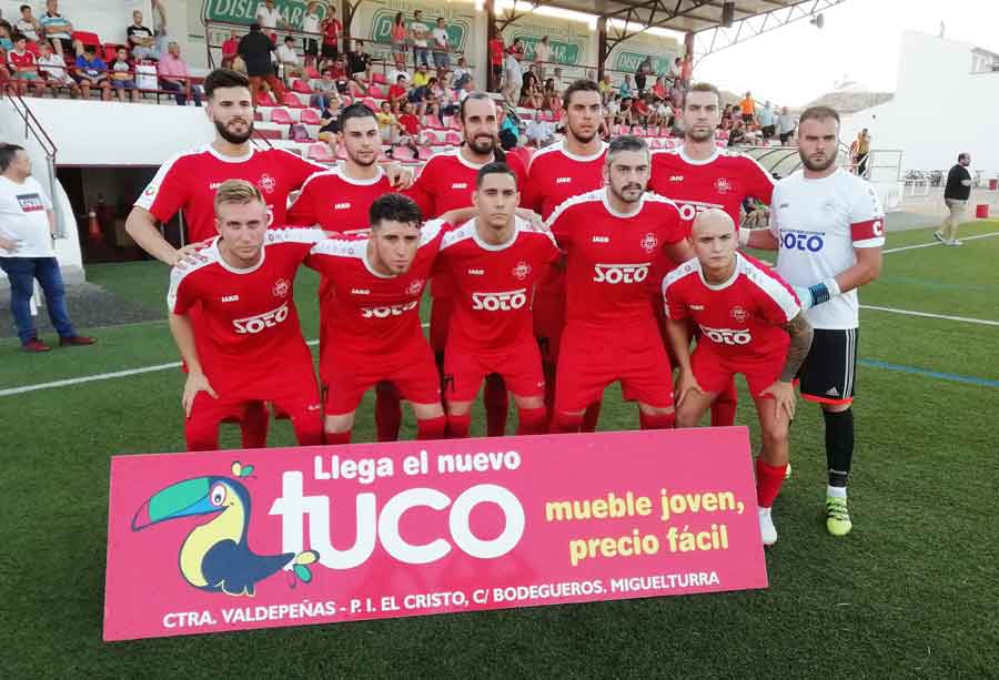 El empate frente al Manchego deja todo abierto para el partido de vuelta