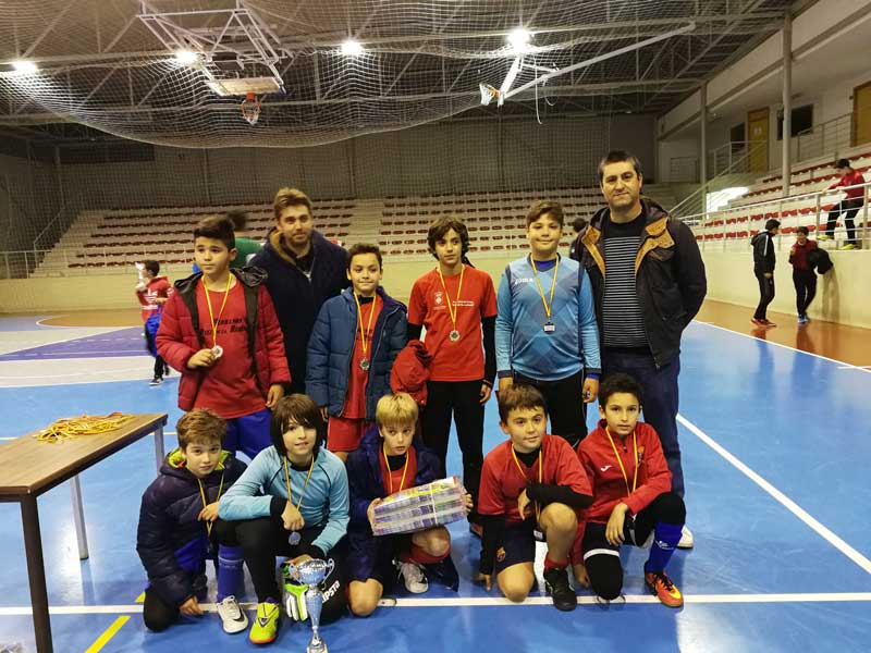 Unos 200 niños participaron en el Torneo de fútbol sala de Navidad