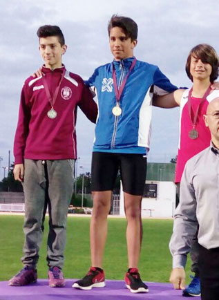 Christian González roza el bronce nacional en Triathlon