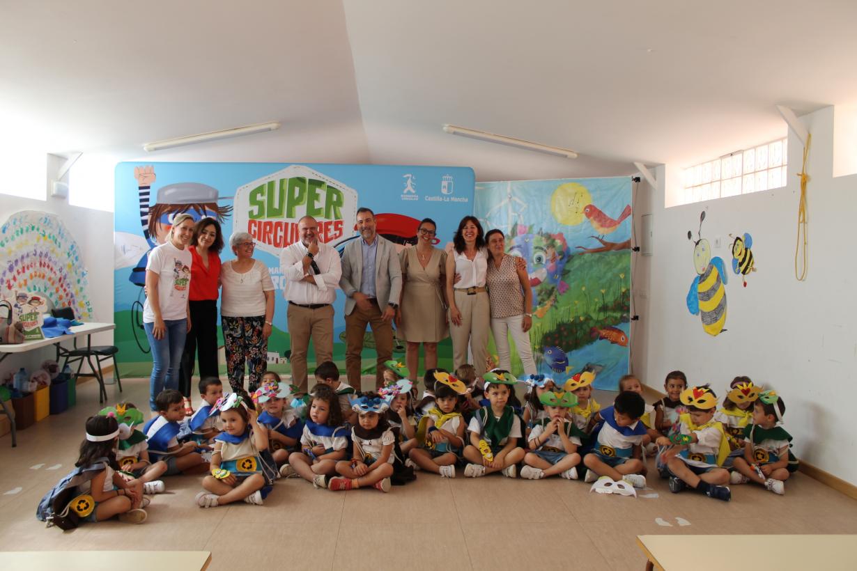 Una nueva edición del concurso ‘Supercirculares’ para alumnos de Primaria arranca en febrero bajo el lema ‘Haz de tu residuo un recurso,,, Artístico’